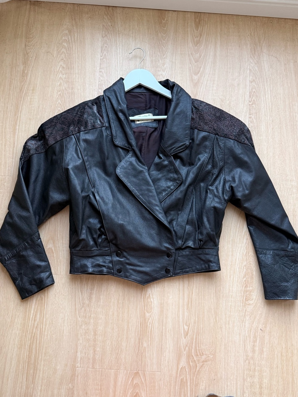 Cropped Black Women's Genuine Leather Jacket with Textured Shoulder Panels